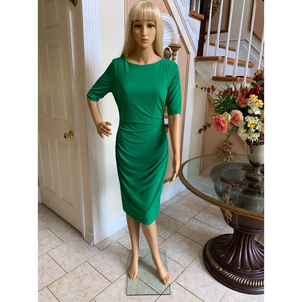 Green goddess in the office